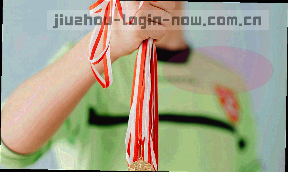 链条式编号节点相连的抽象信息图形，直角线条与等宽刻度构成可追溯路径示意
